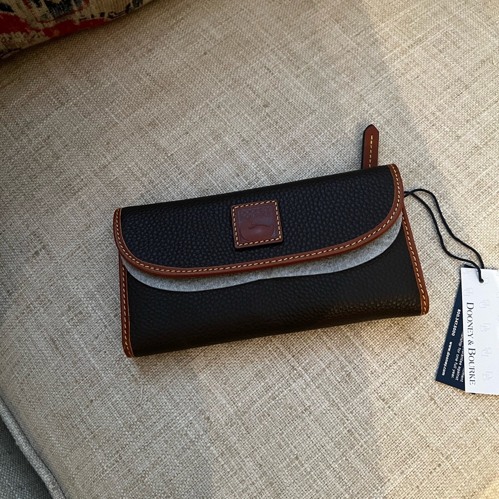NWT DOONEY & Bourke All Leather Wallet